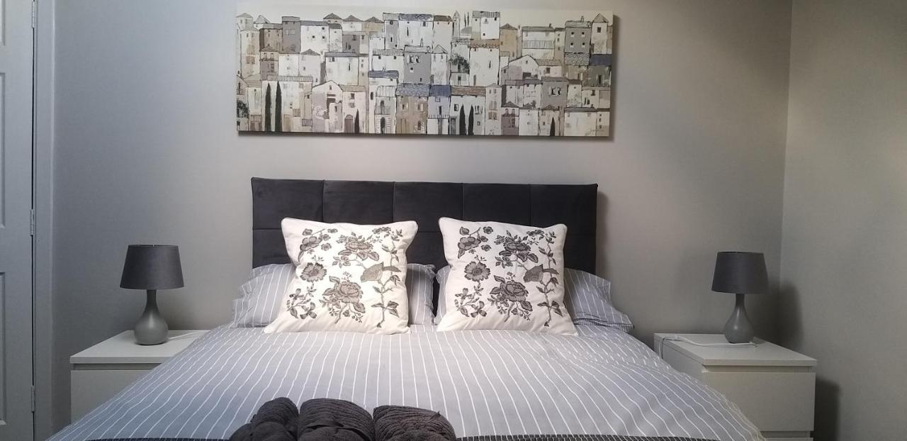 St. James Street Townhouse ベルファスト エクステリア 写真