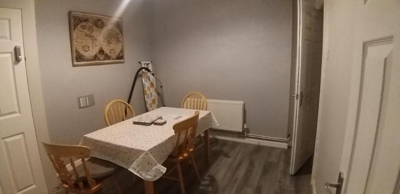 St. James Street Townhouse ベルファスト エクステリア 写真